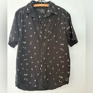 Eidon Men’s M I Like Yew Shirt. Black Short Sleeve with White Print